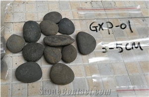 China Natural Black Pebbles 3-5cm Gxp-01